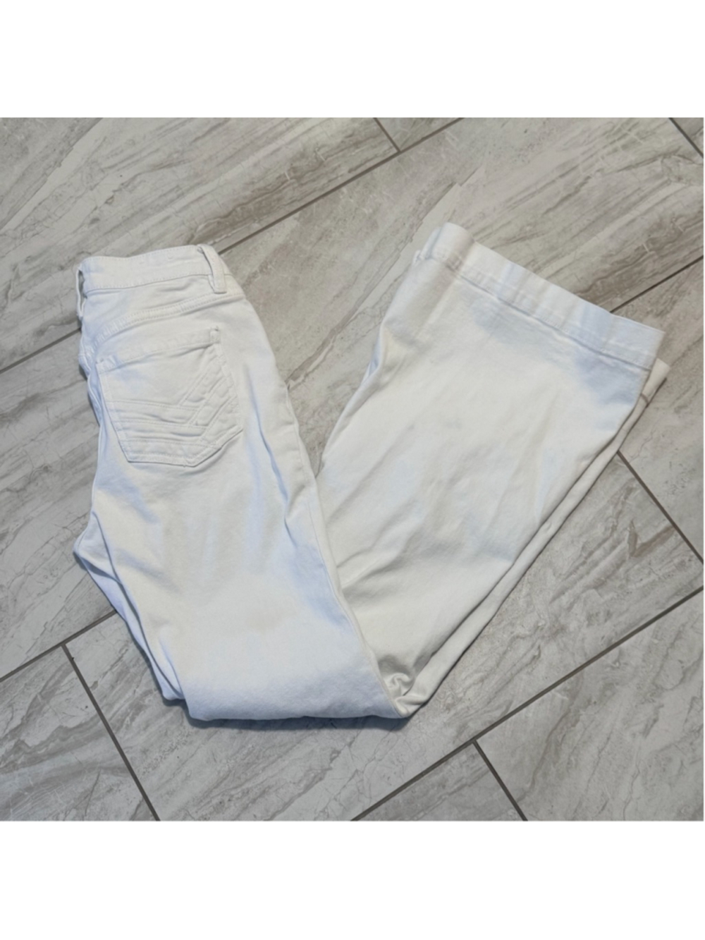 Shyanne White Flare Leg Jeans Women’s Size 28x34